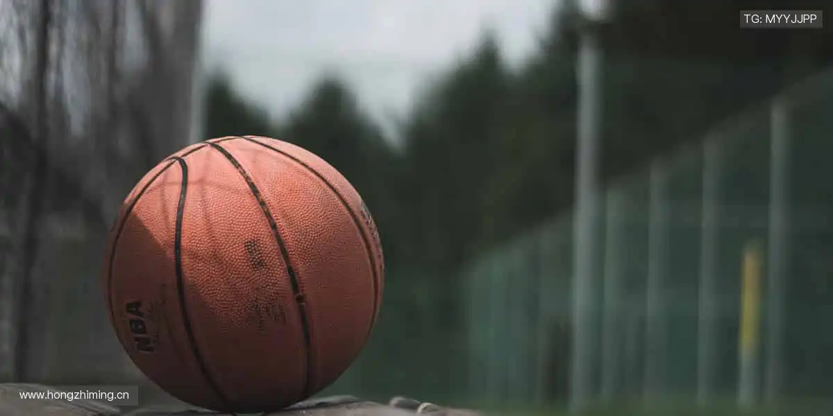 周边好物,粉丝专属!👕🎁 从球衣到纪念章,把热爱穿在身上!